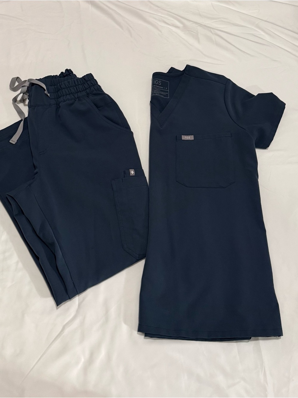 Figs Women’s Dark Harbor Scrub Set
